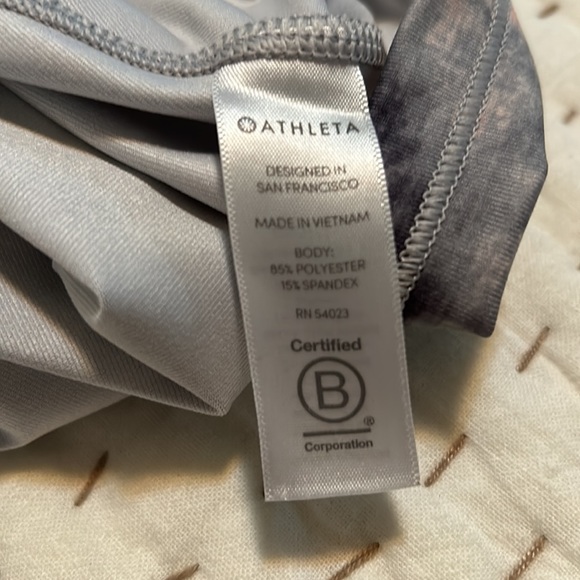 Athleta crop top! - Picture 5 of 5